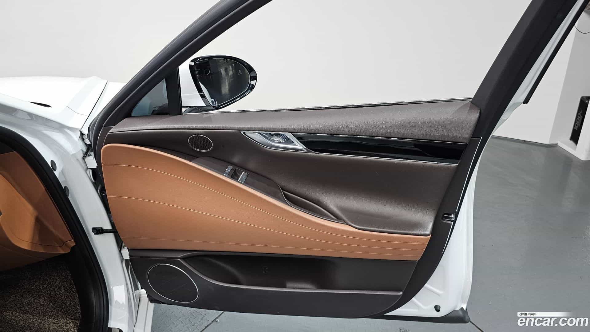 G80 Genesis 2021.11-INNER-034