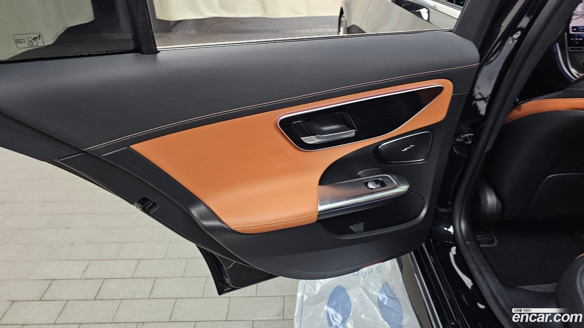 Main__Slider__Photo:C-Class Mercedes-Benz 2023.4-24