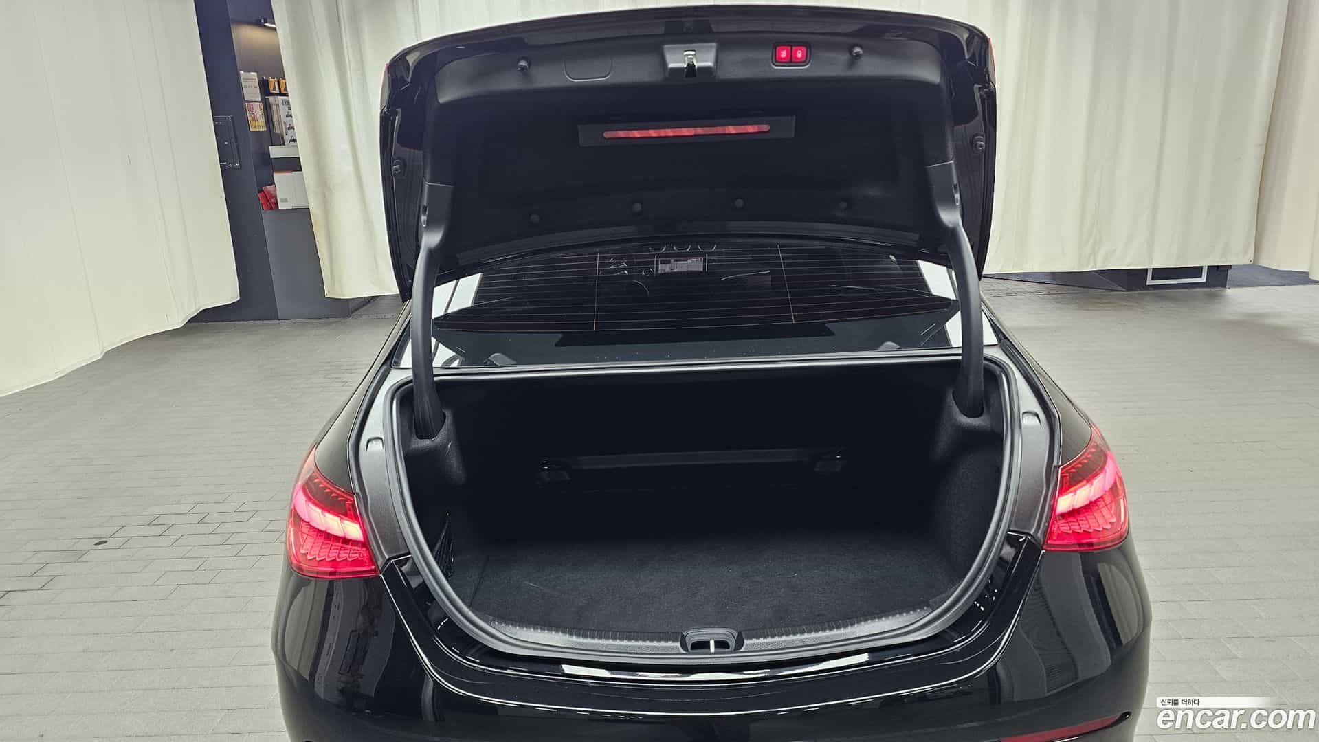 C-Class Mercedes-Benz 2023.4-OPTION-043