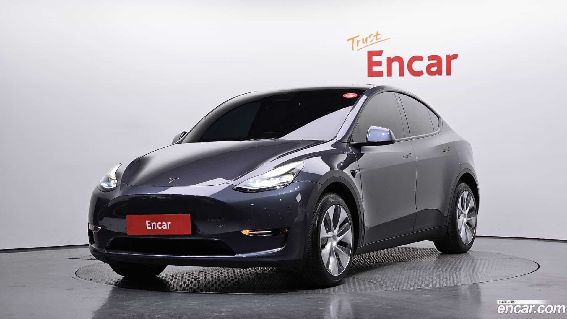 Model Y Tesla 2022.4-OUTER-001