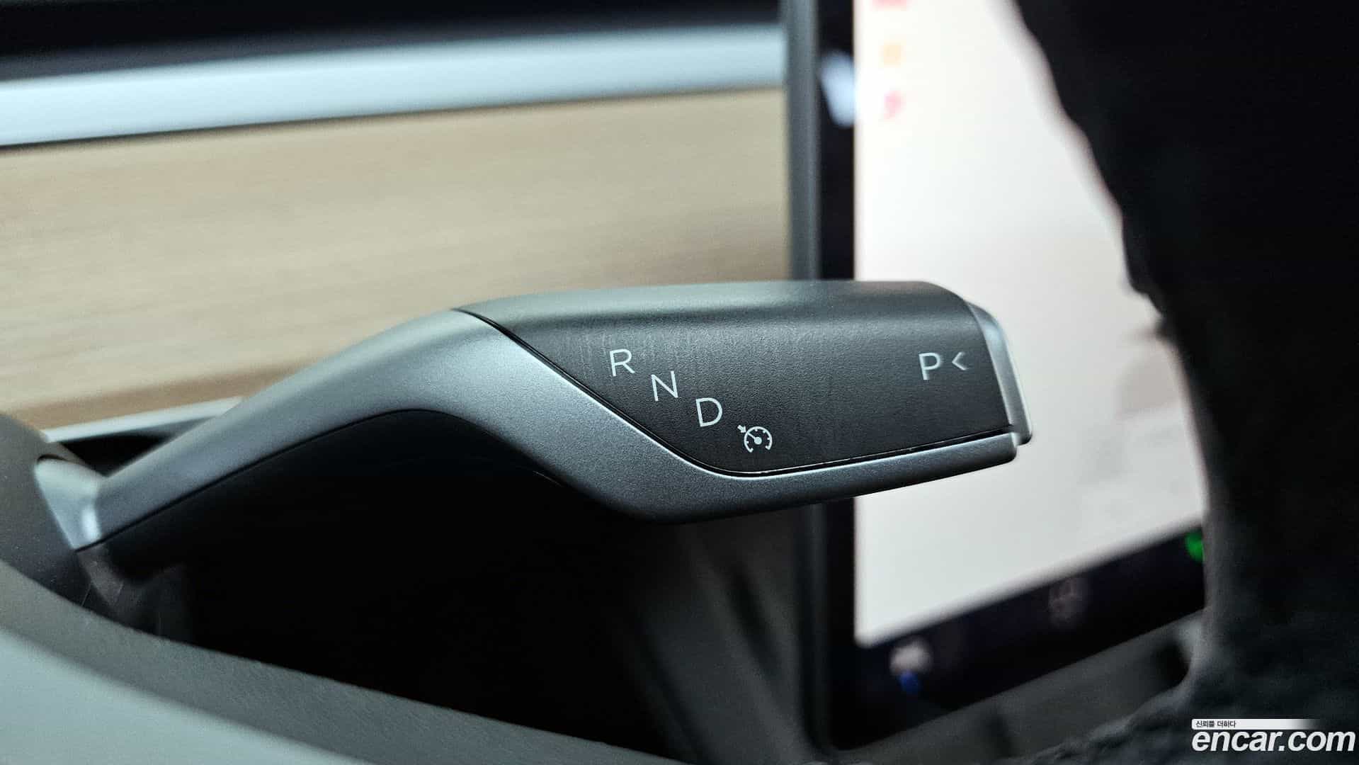 Model Y Tesla 2022.4-INNER-009