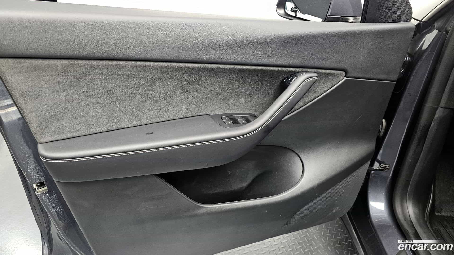 Model Y Tesla 2022.4-INNER-034