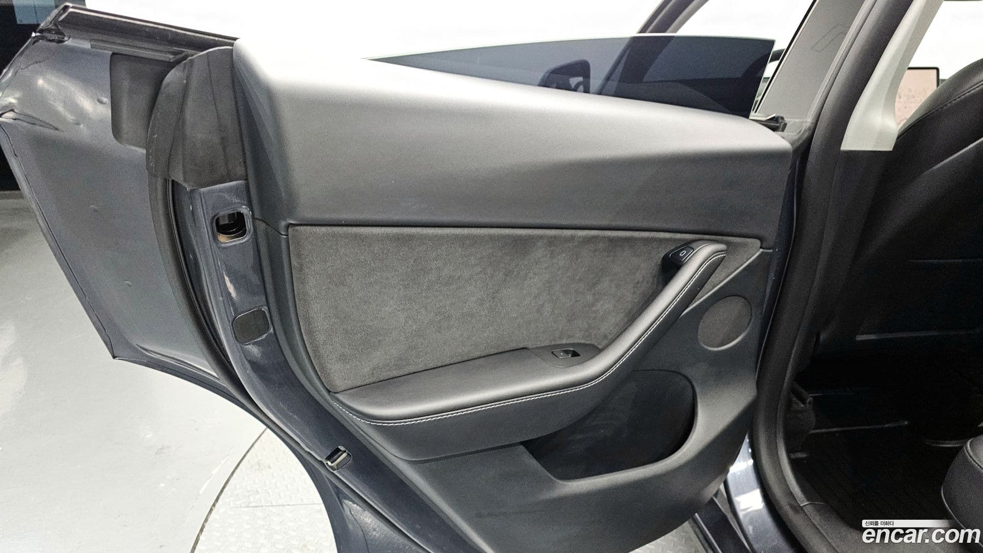 Main__Slider__Photo:Model Y Tesla 2022.4-24