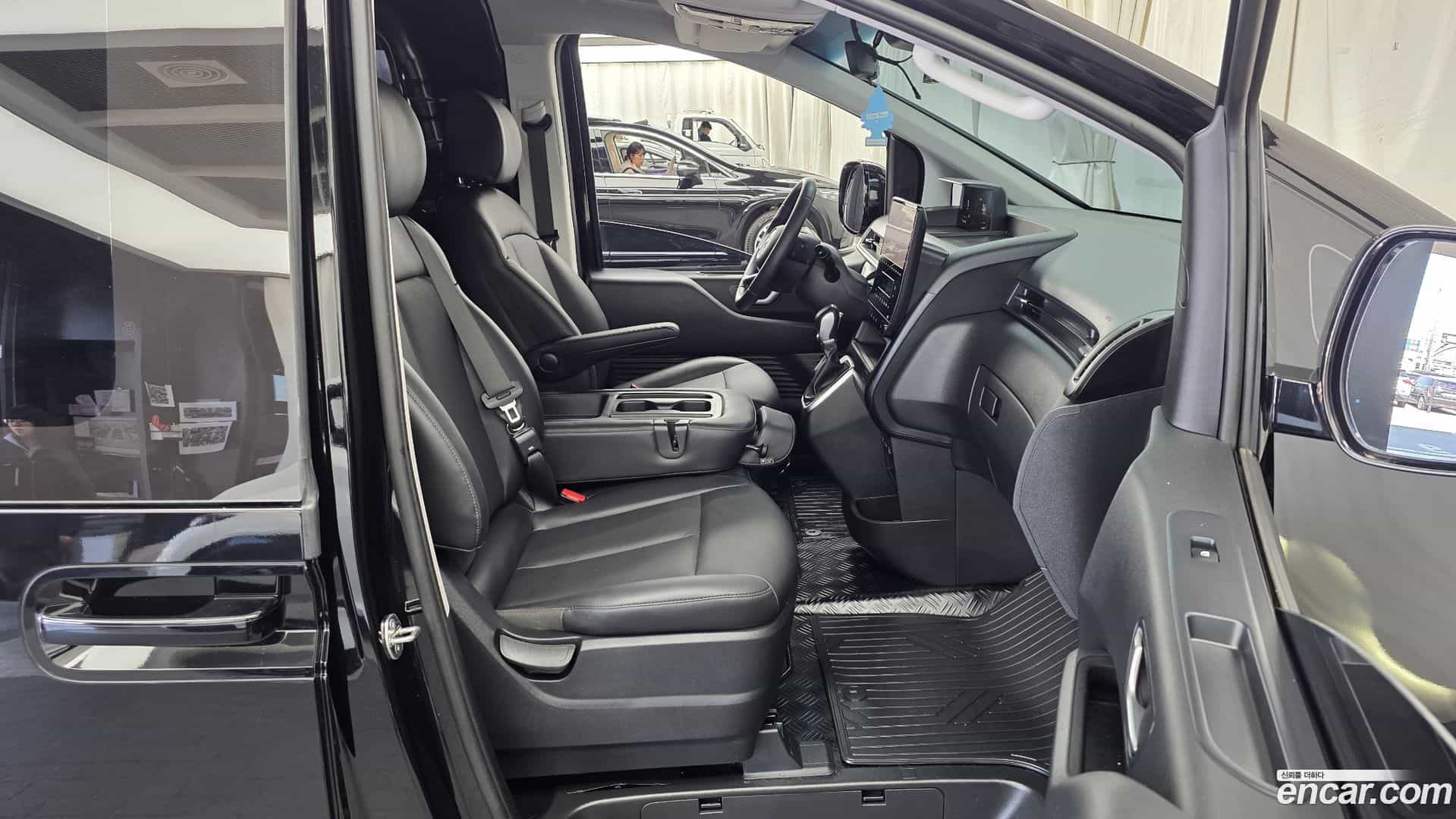 Staria Hyundai 2024.0-OPTION-015
