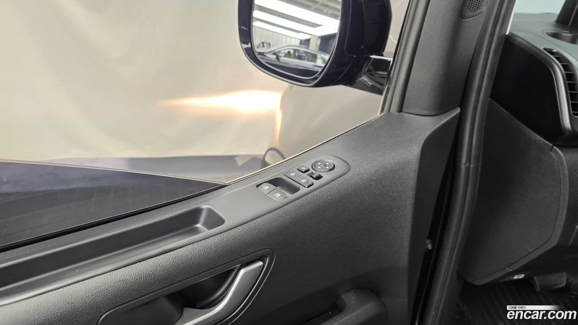 Staria Hyundai 2024.0-OPTION-041