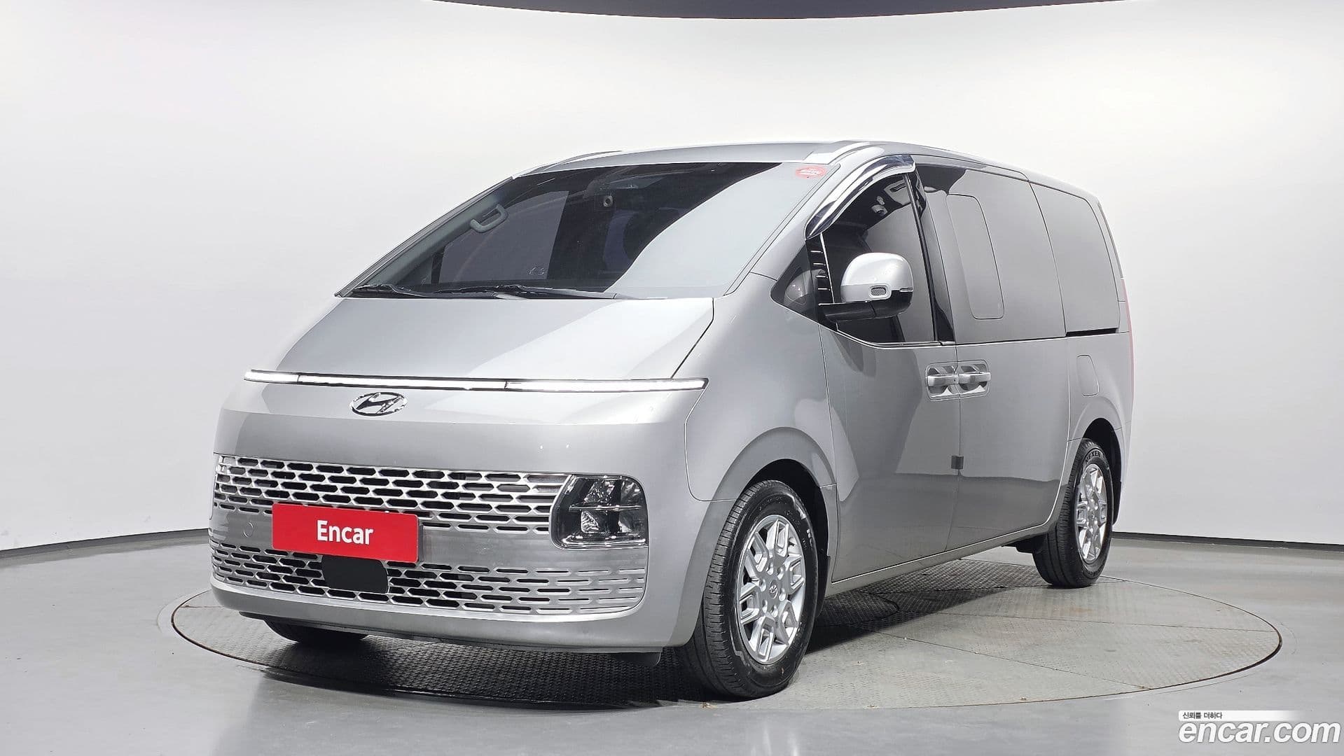 Main__Slider__Photo:Staria Hyundai 2022.1-0