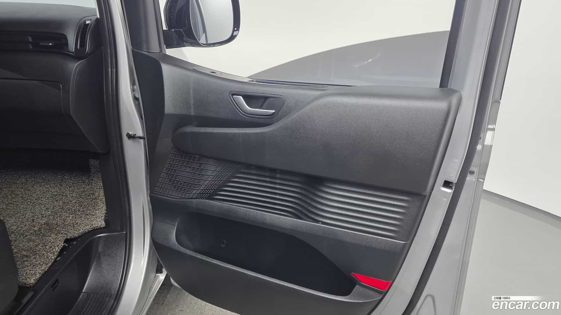 Staria Hyundai 2022.1-INNER-035