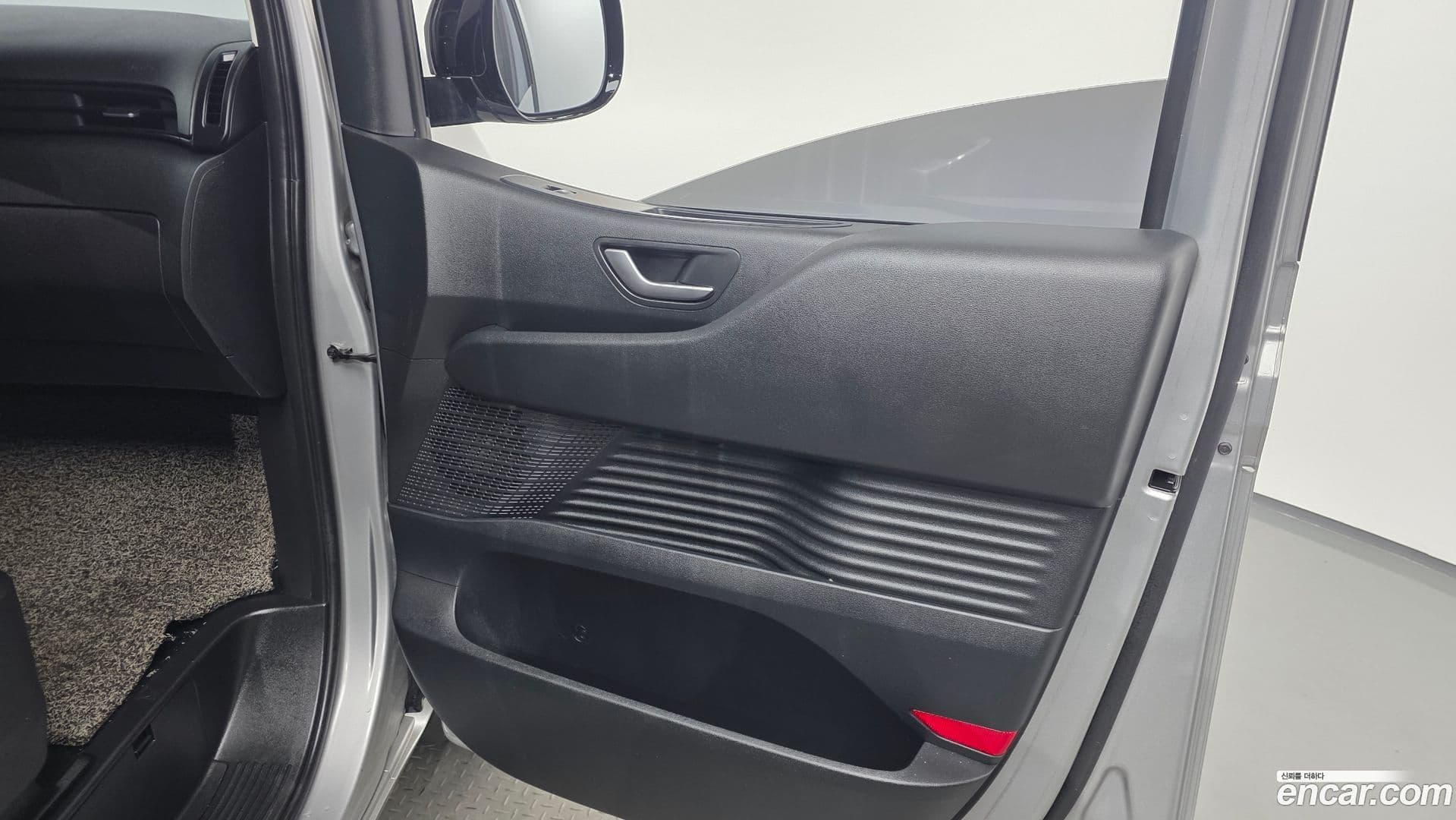 Main__Slider__Photo:Staria Hyundai 2022.1-24