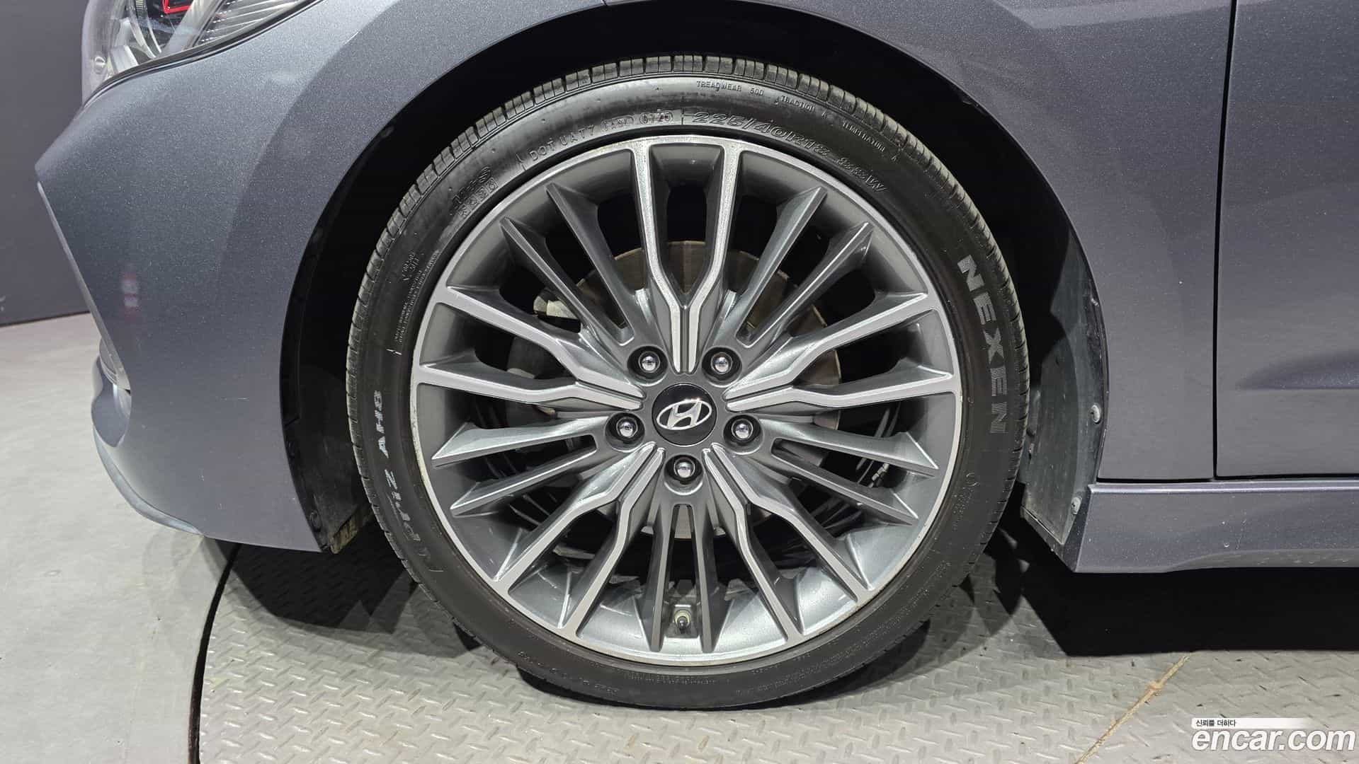 AVANTE Hyundai 2016.5-OUTER-005
