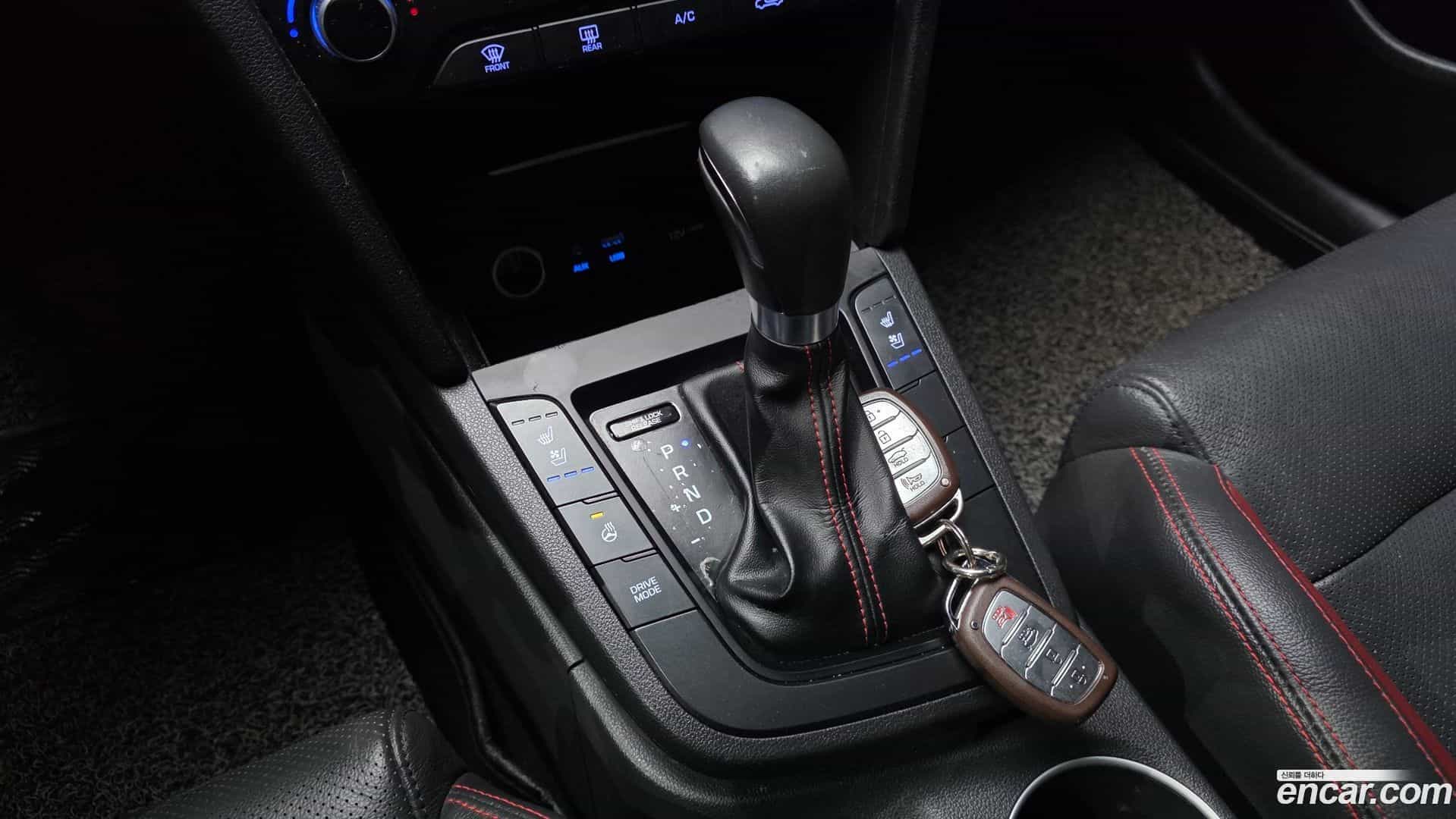 AVANTE Hyundai 2016.5-INNER-009