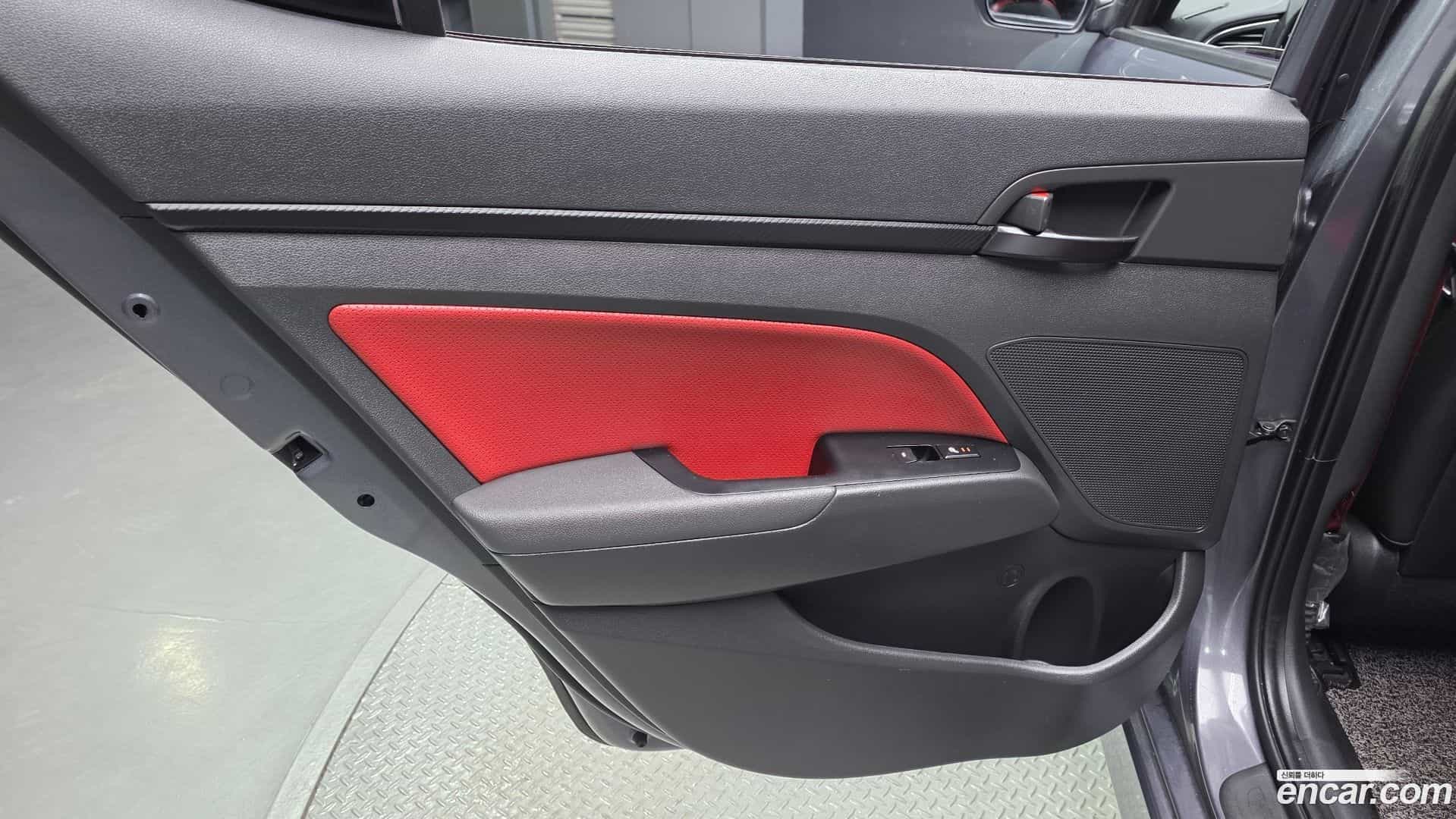 AVANTE Hyundai 2016.5-INNER-035