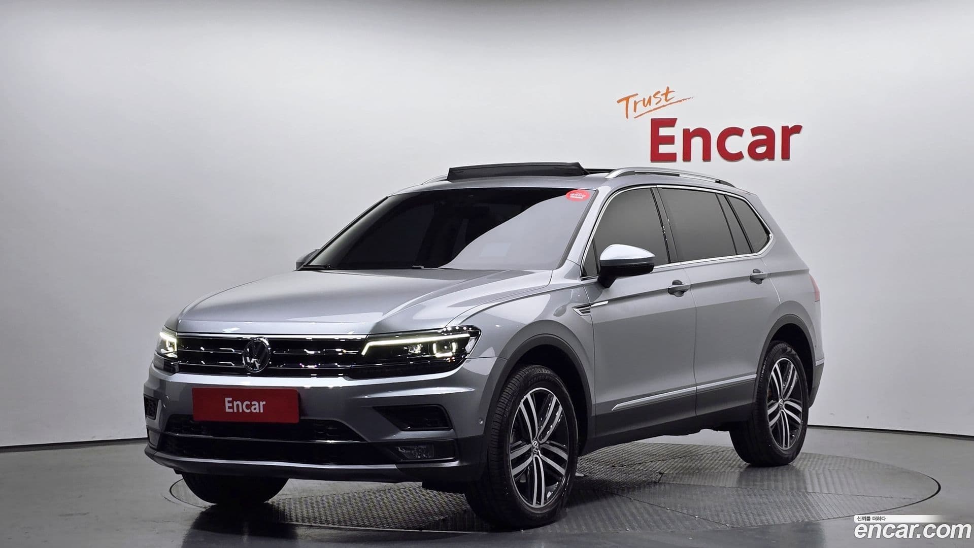 Main__Slider__Photo:Tiguan Volkswagen 2020.11-0