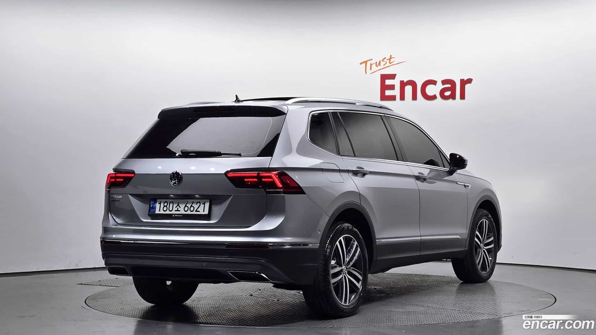 Tiguan Volkswagen 2020.11-OUTER-002