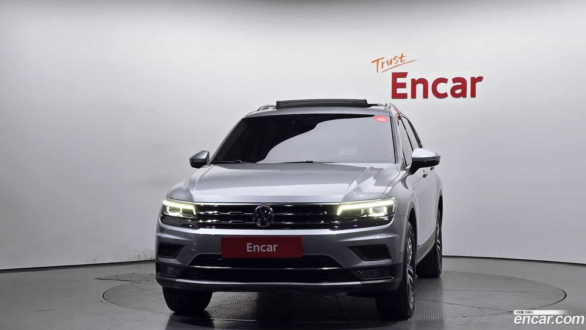Tiguan Volkswagen 2020.11-OUTER-003