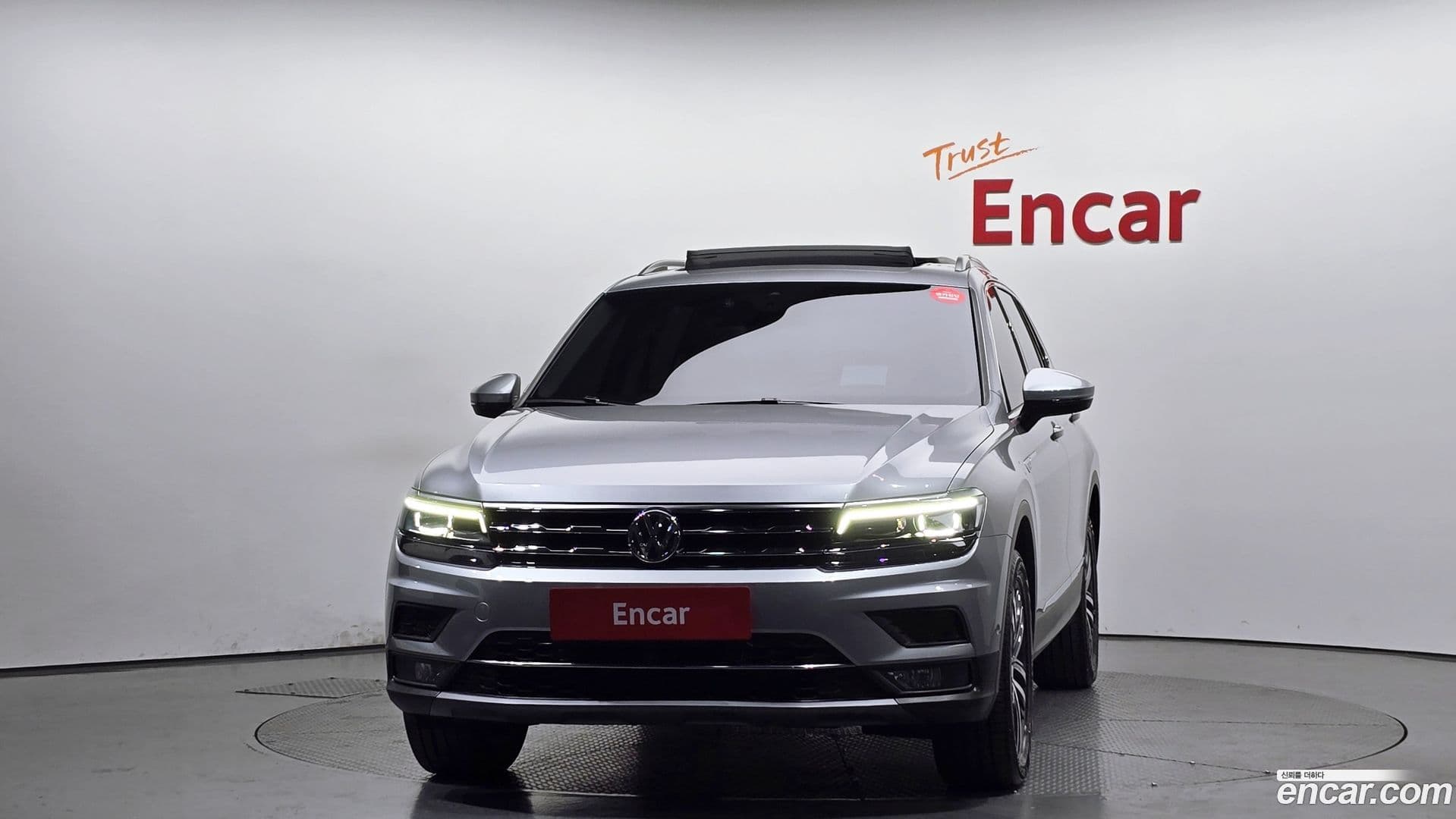 Main__Slider__Photo:Tiguan Volkswagen 2020.11-2