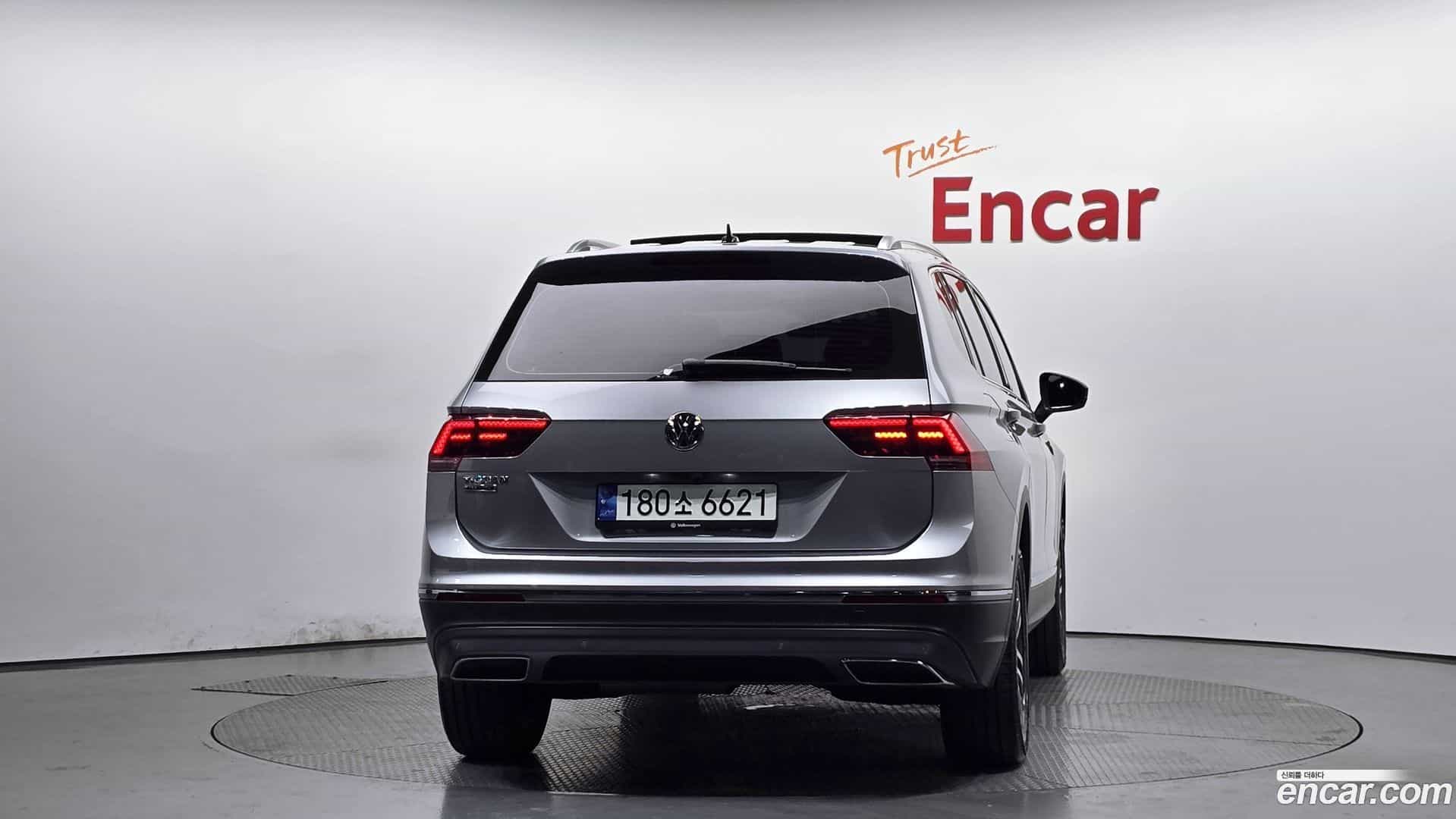 Tiguan Volkswagen 2020.11-OUTER-004