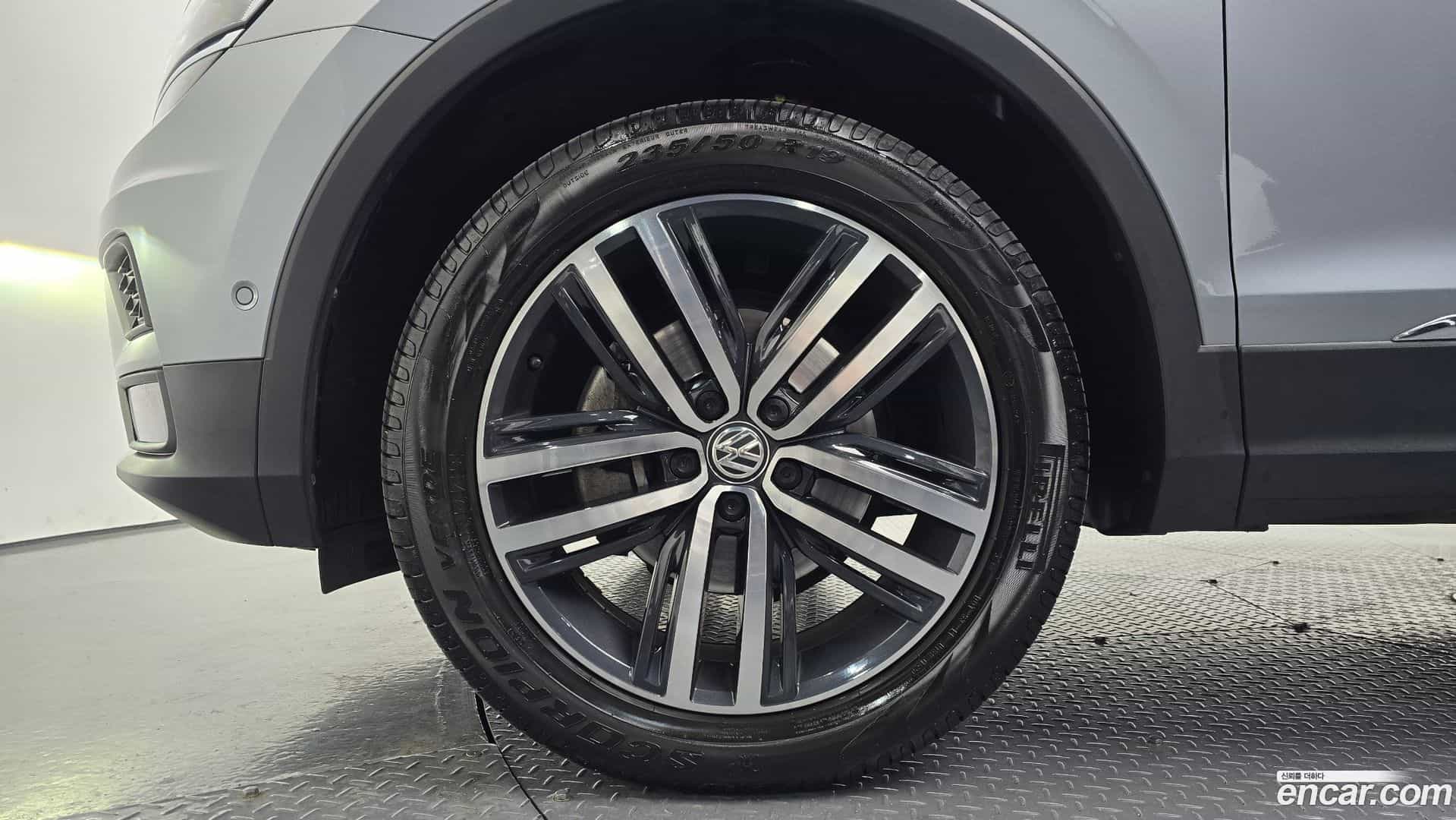 Tiguan Volkswagen 2020.11-OUTER-005