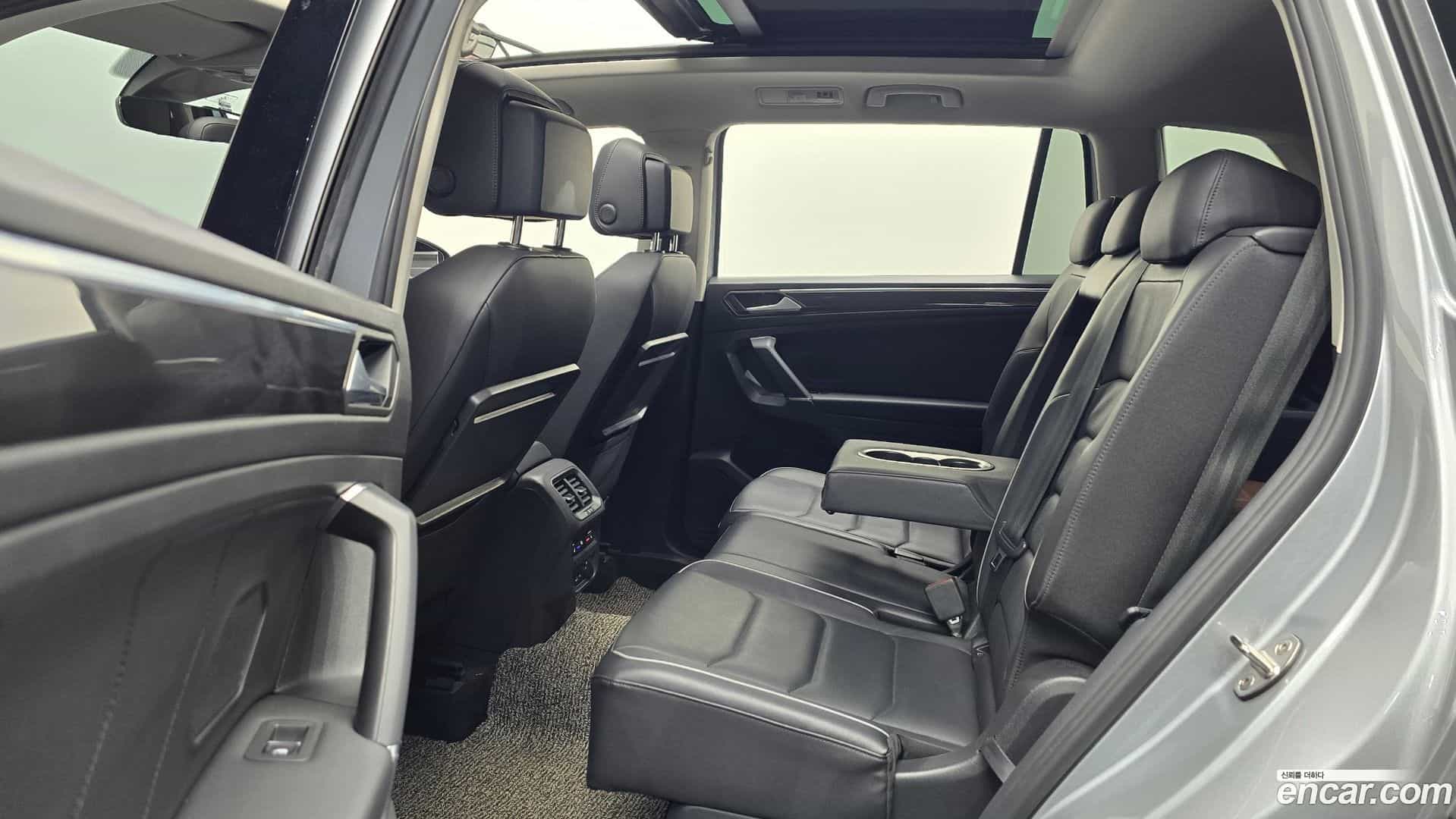 Tiguan Volkswagen 2020.11-OPTION-016
