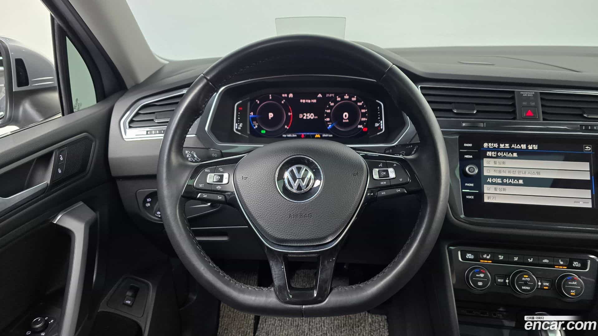 Tiguan Volkswagen 2020.11-OPTION-017
