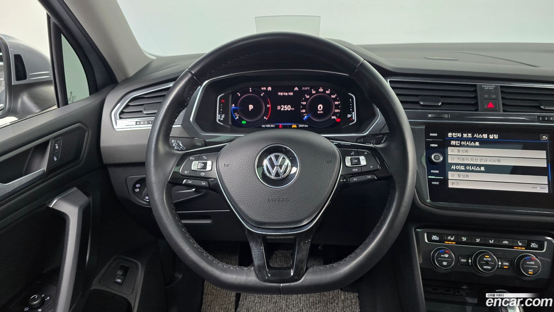 Main__Slider__Photo:Tiguan Volkswagen 2020.11-12