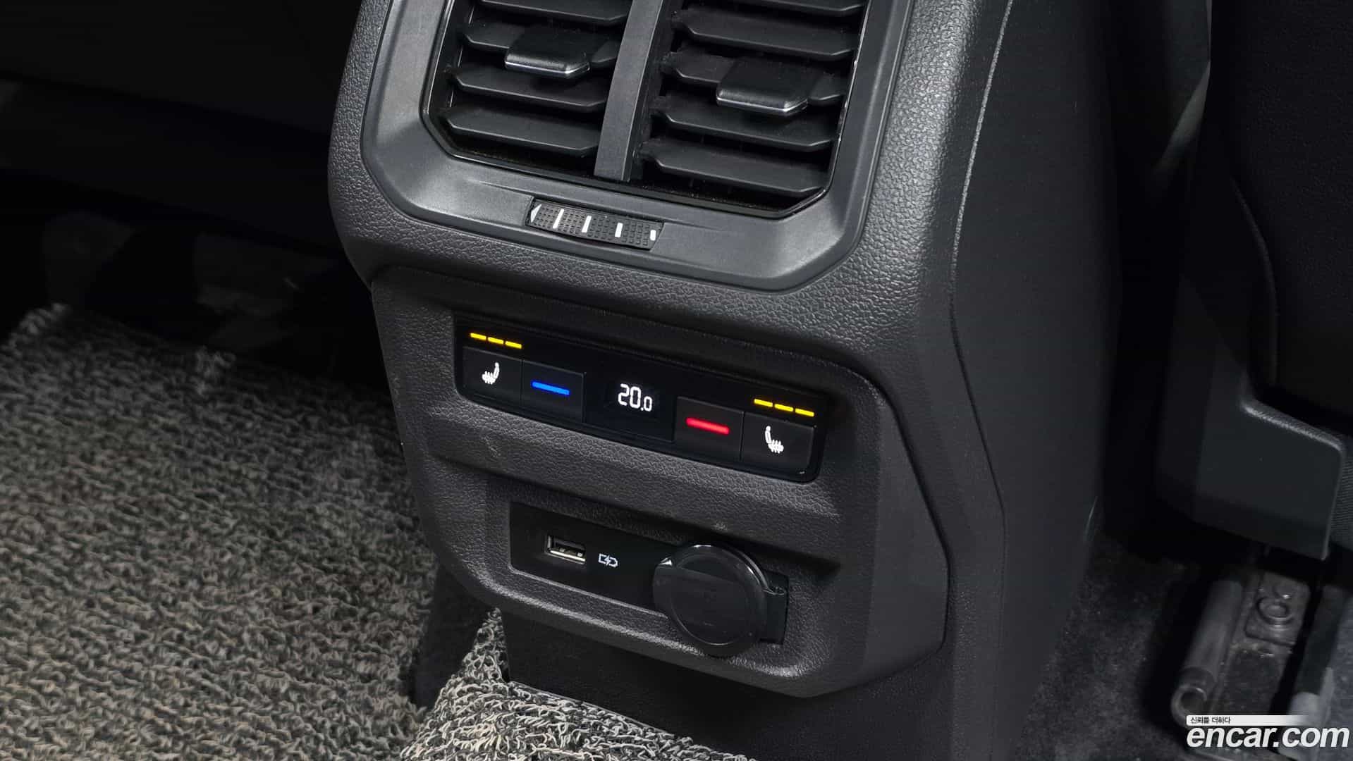 Tiguan Volkswagen 2020.11-OPTION-024