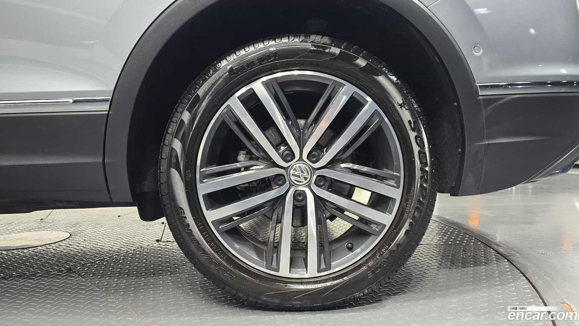 Tiguan Volkswagen 2020.11-OUTER-031