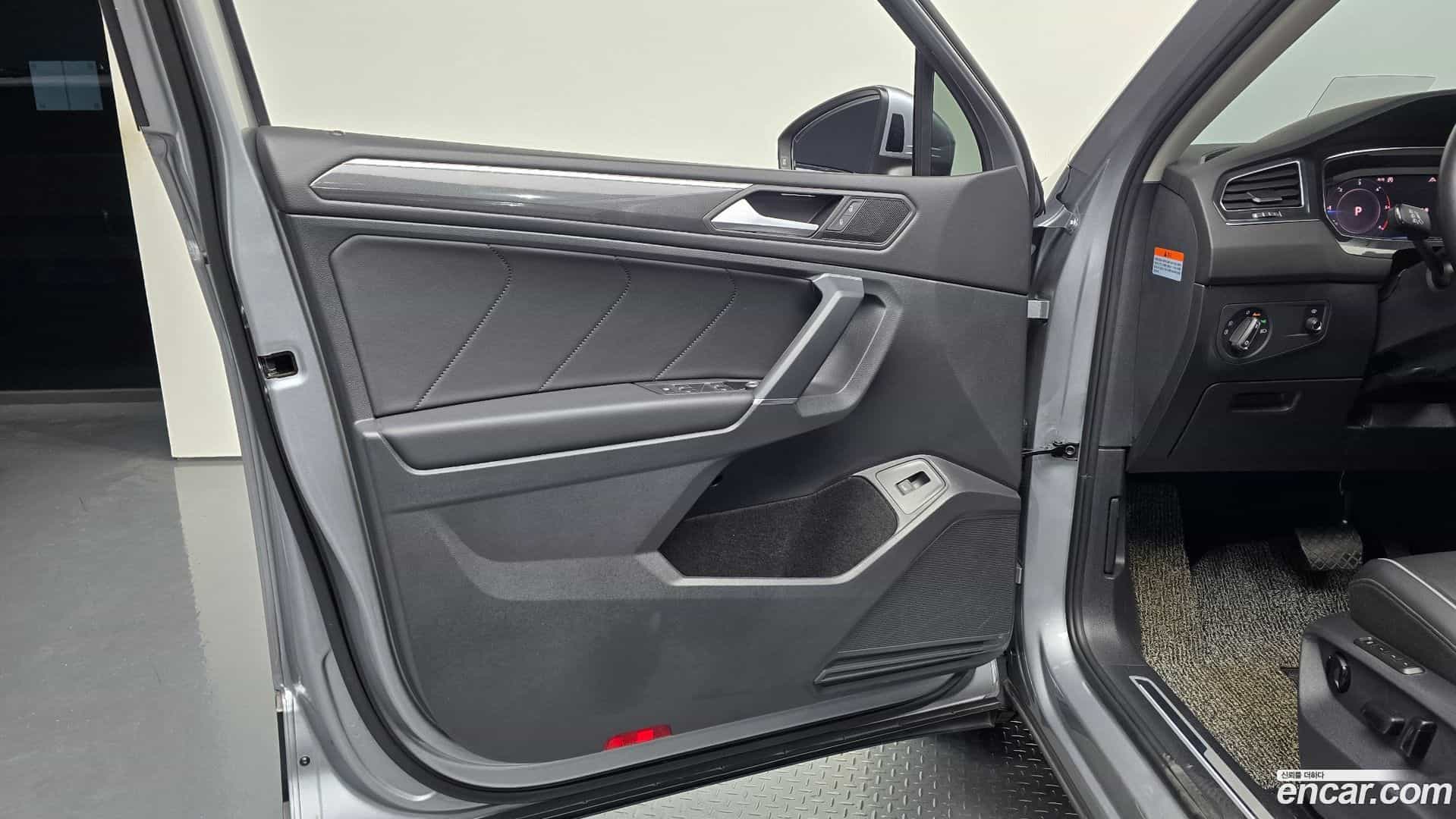 Tiguan Volkswagen 2020.11-INNER-034