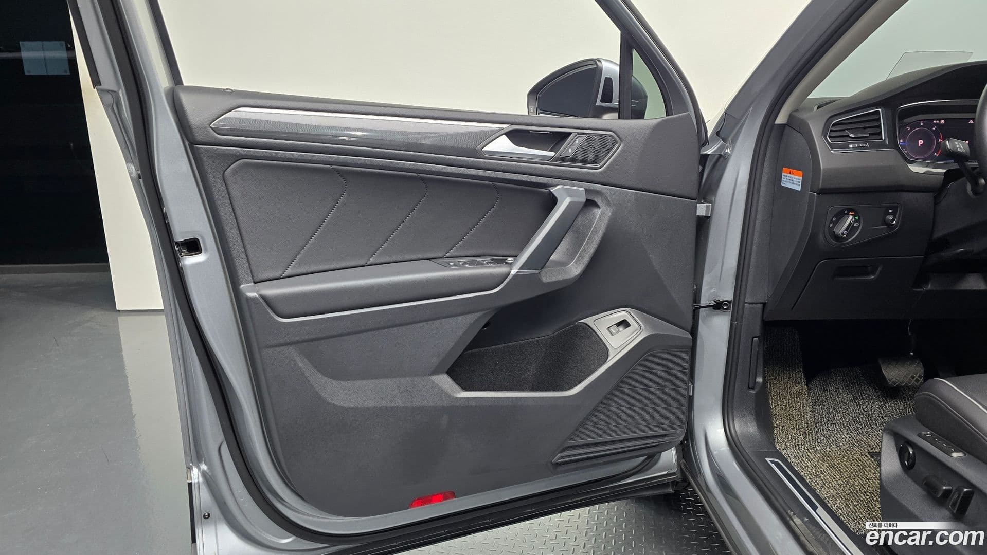 Main__Slider__Photo:Tiguan Volkswagen 2020.11-23