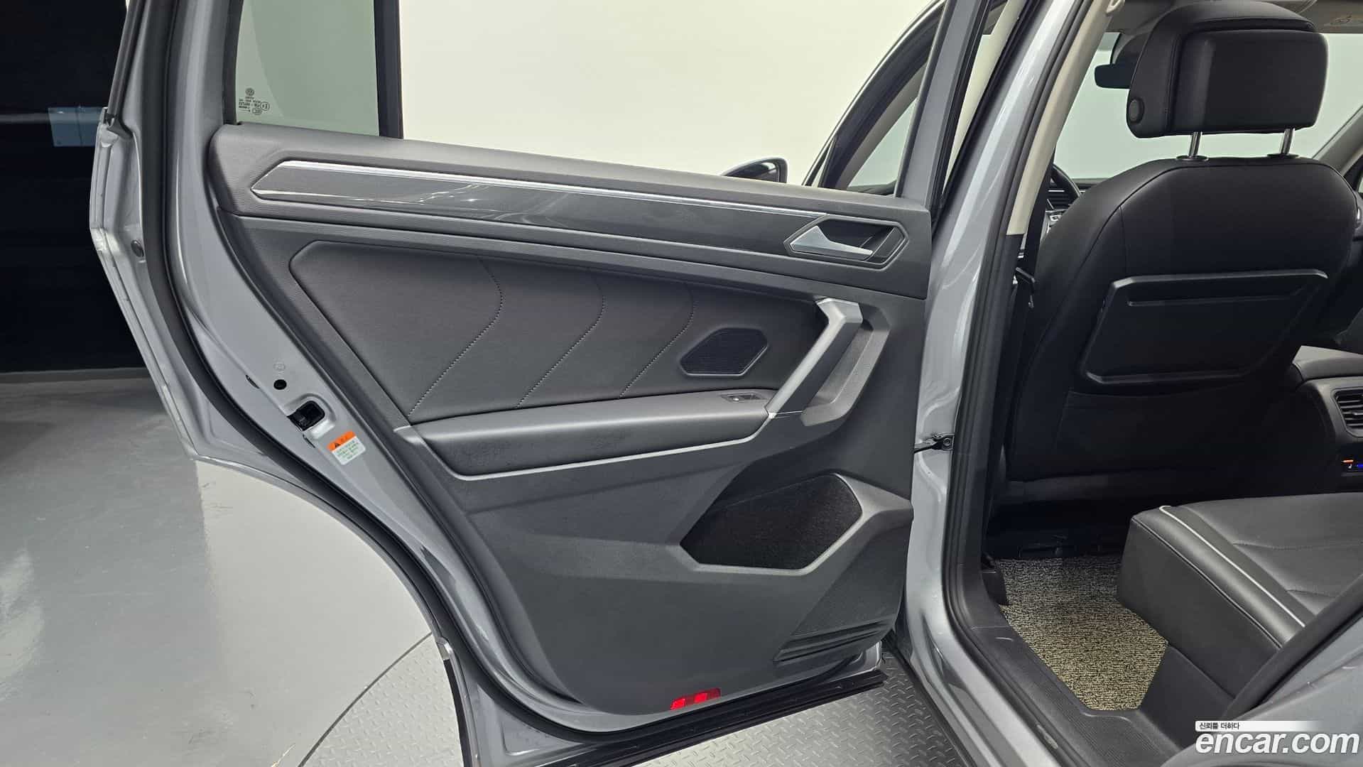 Tiguan Volkswagen 2020.11-INNER-035