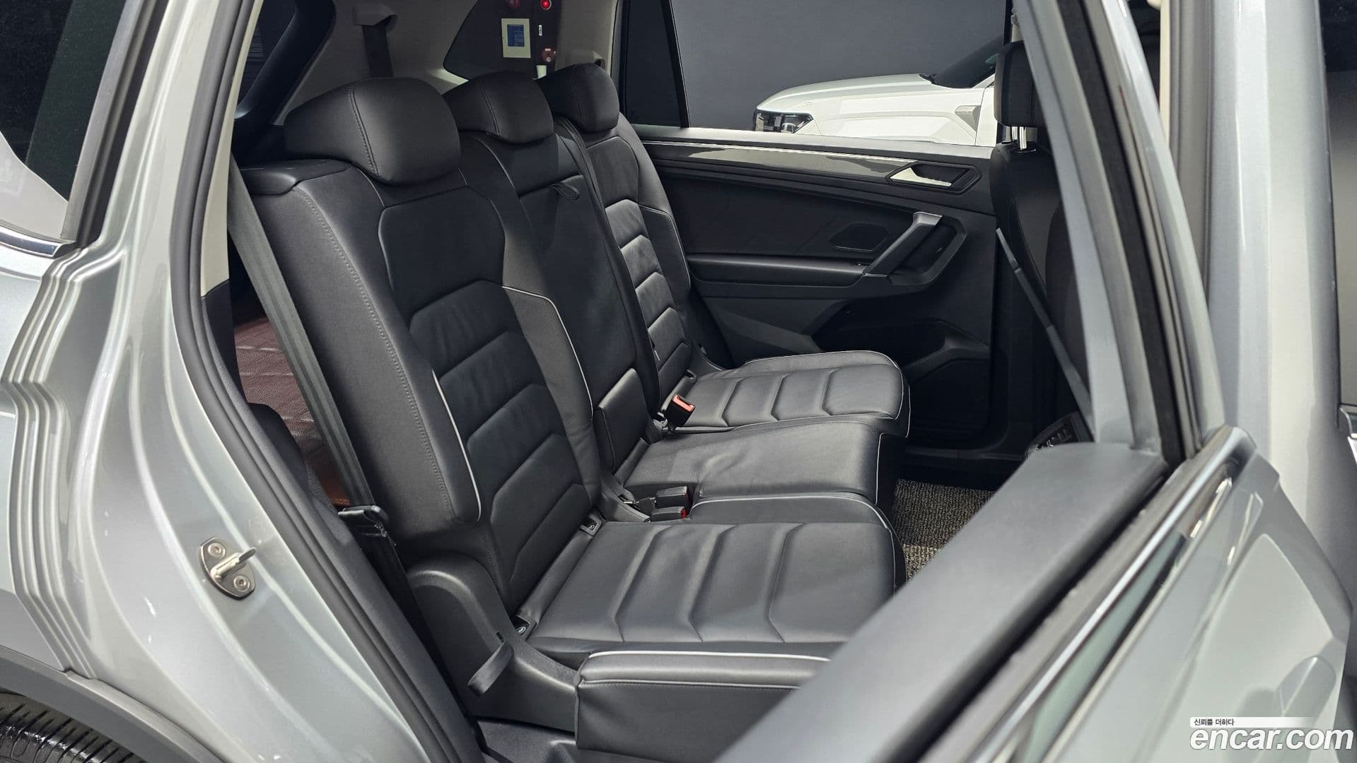 Main__Slider__Photo:Tiguan Volkswagen 2020.11-25