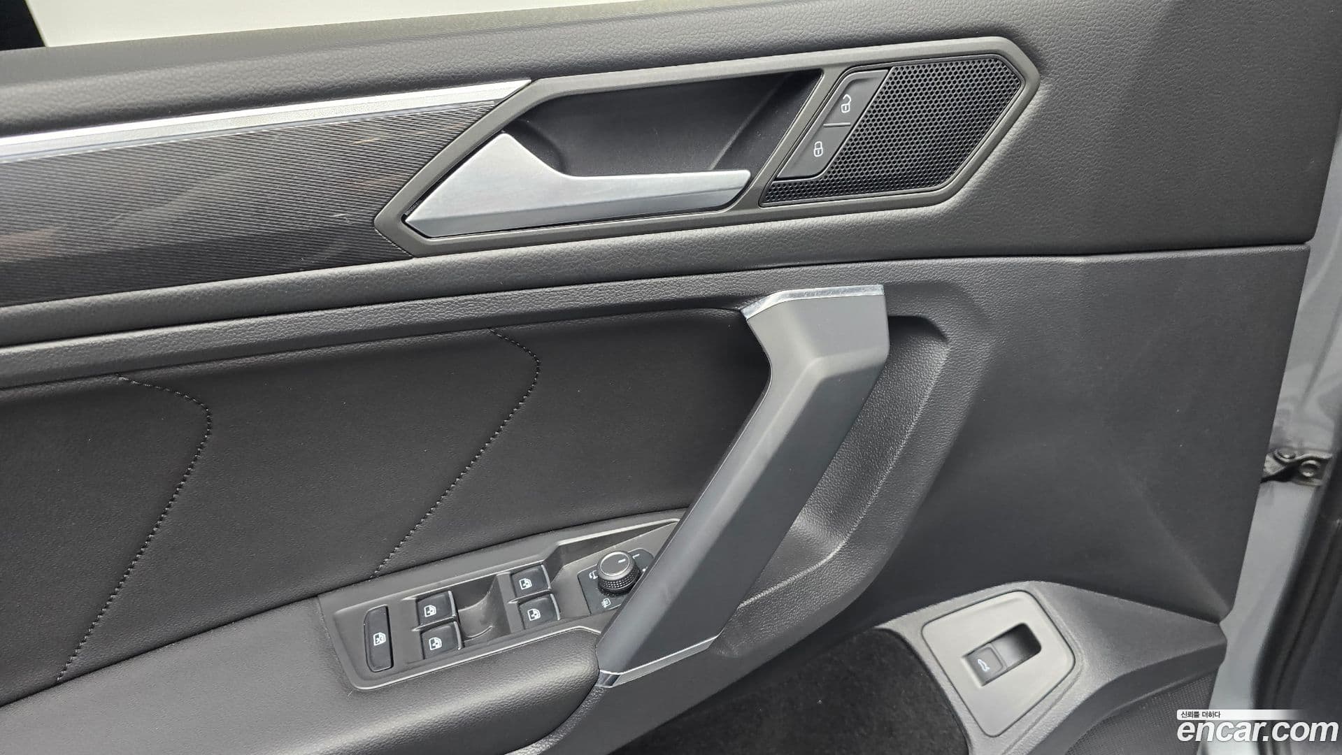 Main__Slider__Photo:Tiguan Volkswagen 2020.11-29