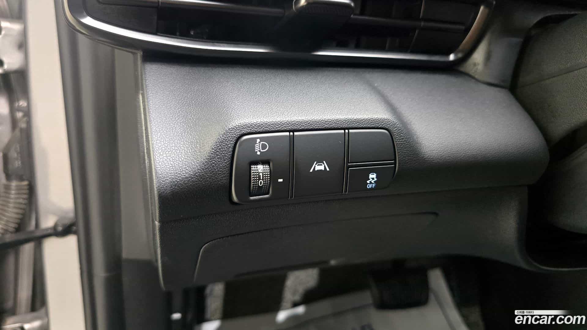 AVANTE Hyundai 2021.3-OPTION-022