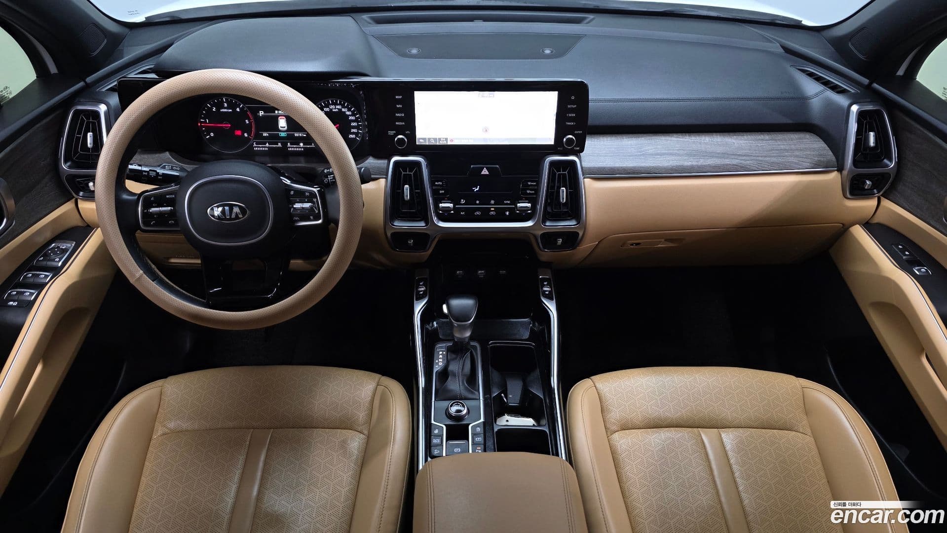 Main__Slider__Photo:Sorento Kia 2020.3-6