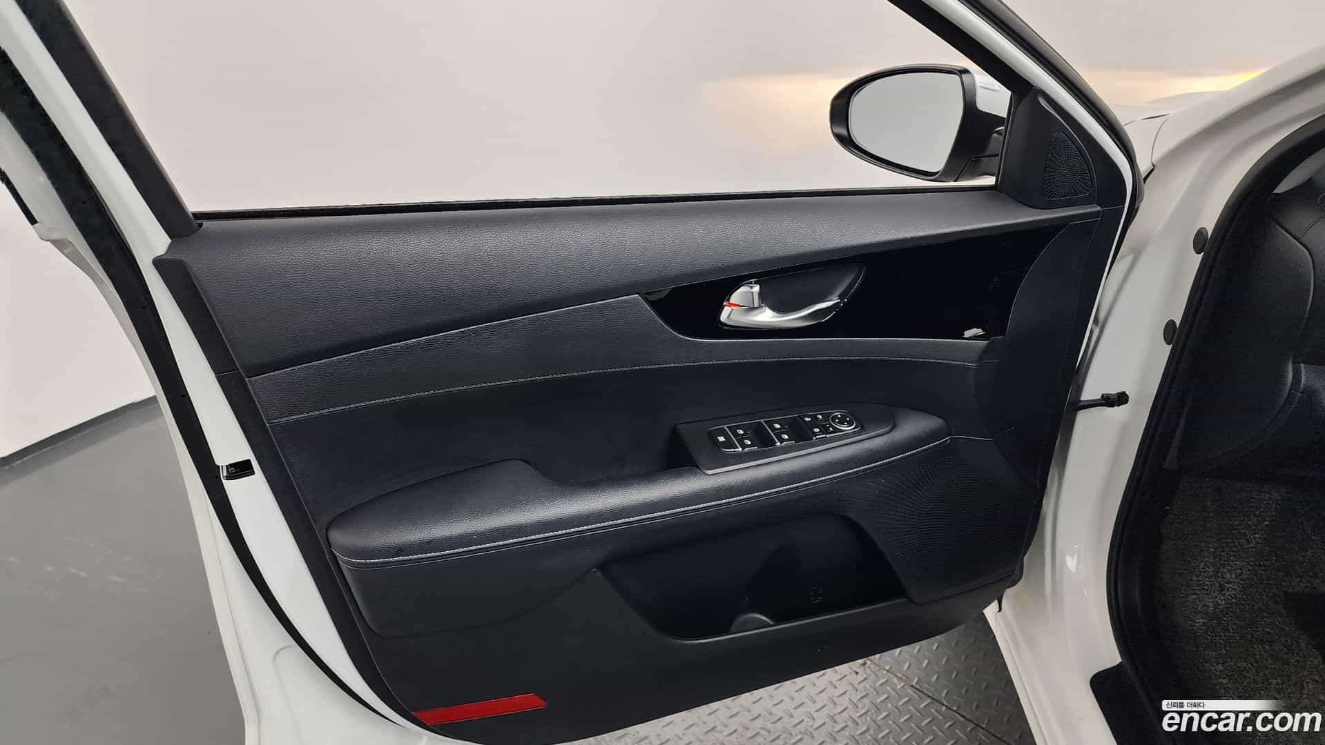 K3 Kia 2024.1-INNER-034