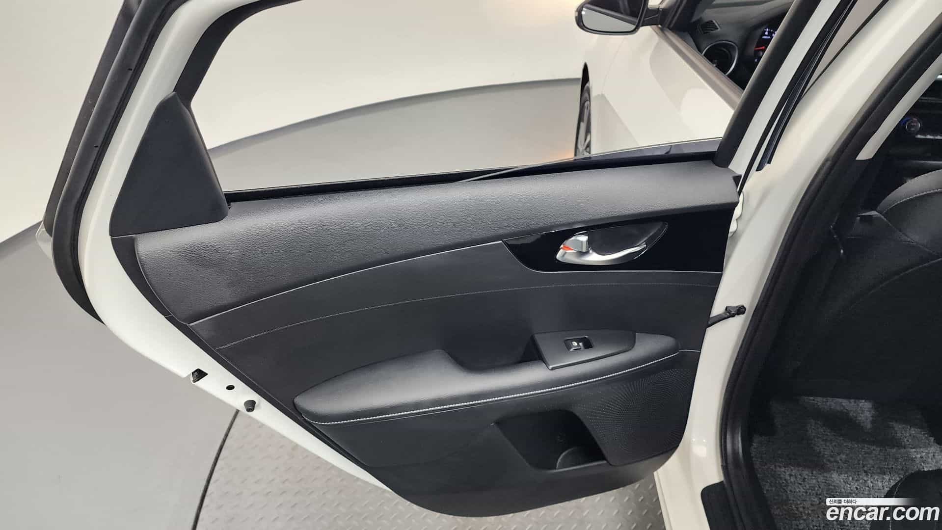 K3 Kia 2024.1-INNER-035