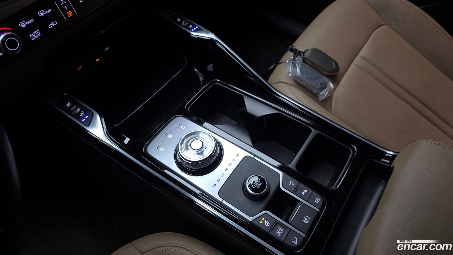 Main__Slider__Photo:Sorento Kia 2024.0-8