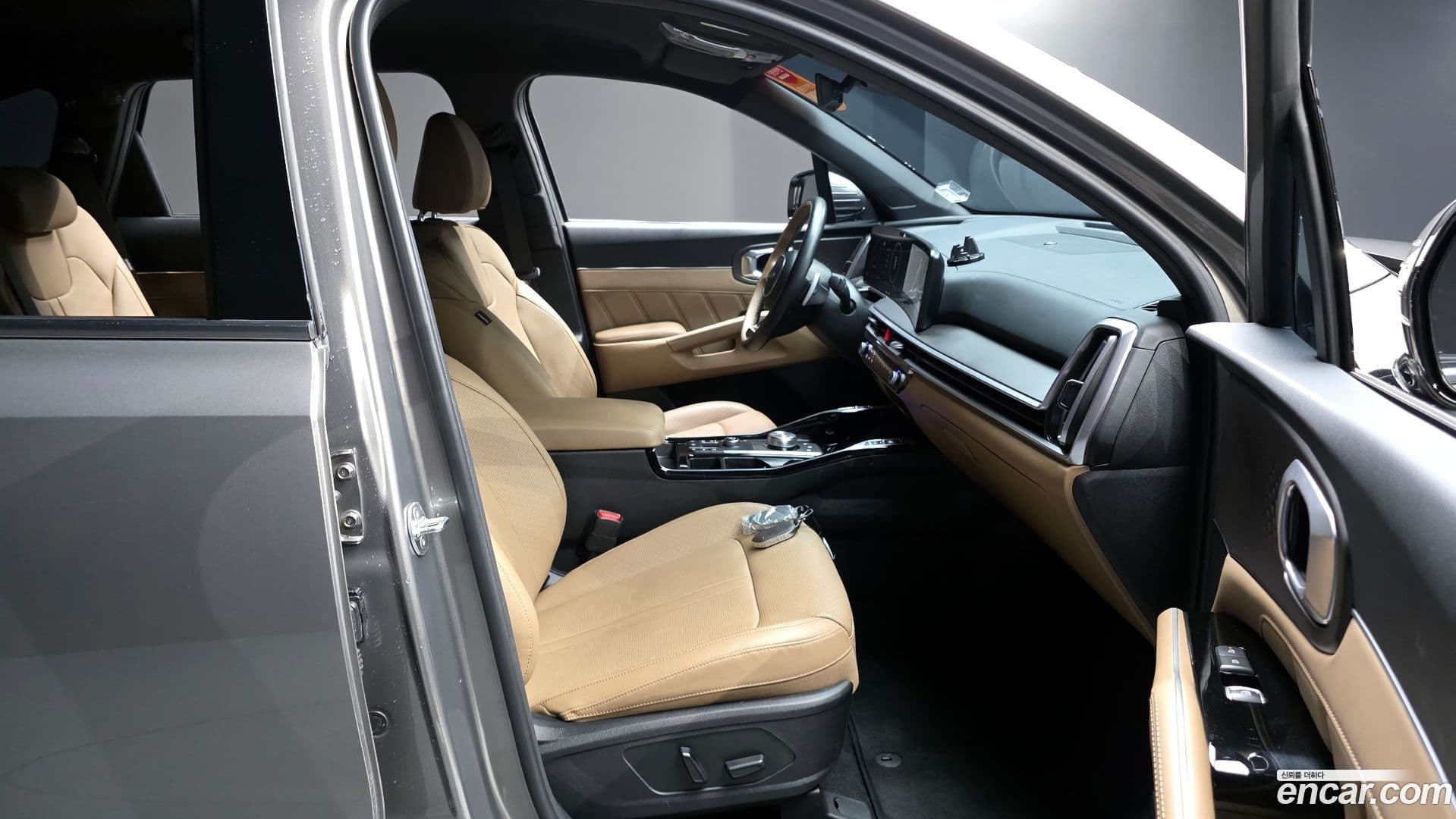 Main__Slider__Photo:Sorento Kia 2024.0-10