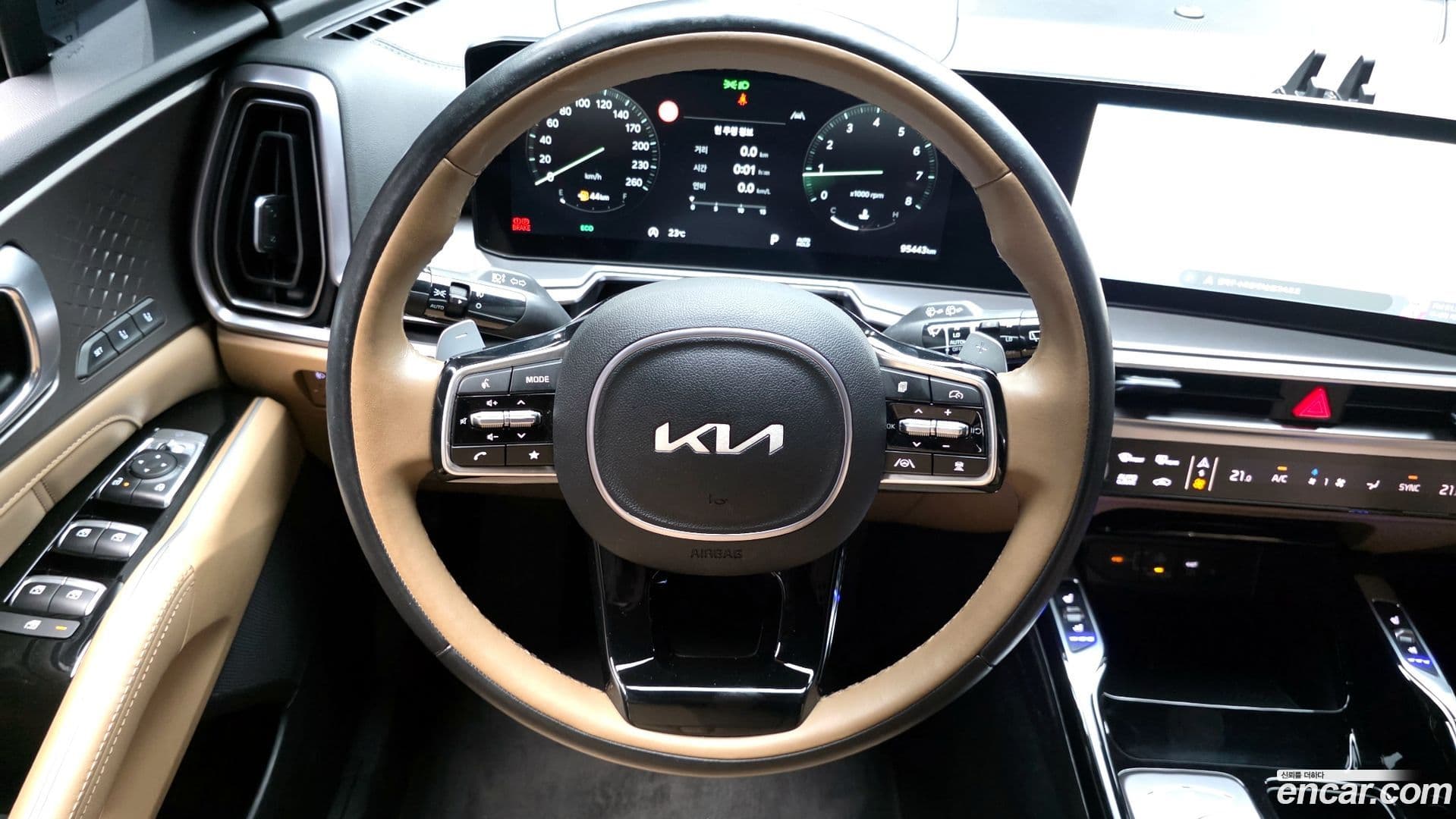 Main__Slider__Photo:Sorento Kia 2024.0-12