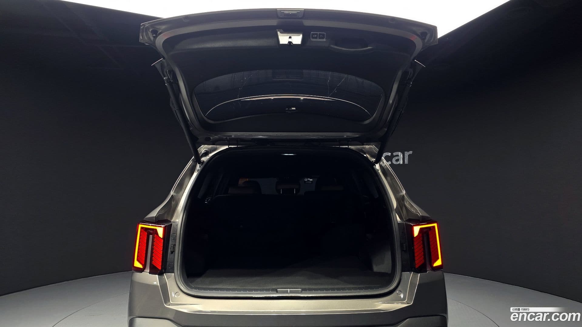 Main__Slider__Photo:Sorento Kia 2024.0-19