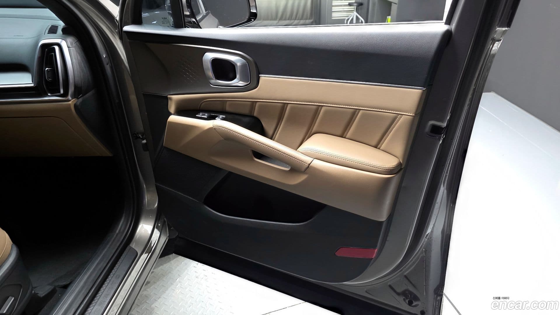 Main__Slider__Photo:Sorento Kia 2024.0-23
