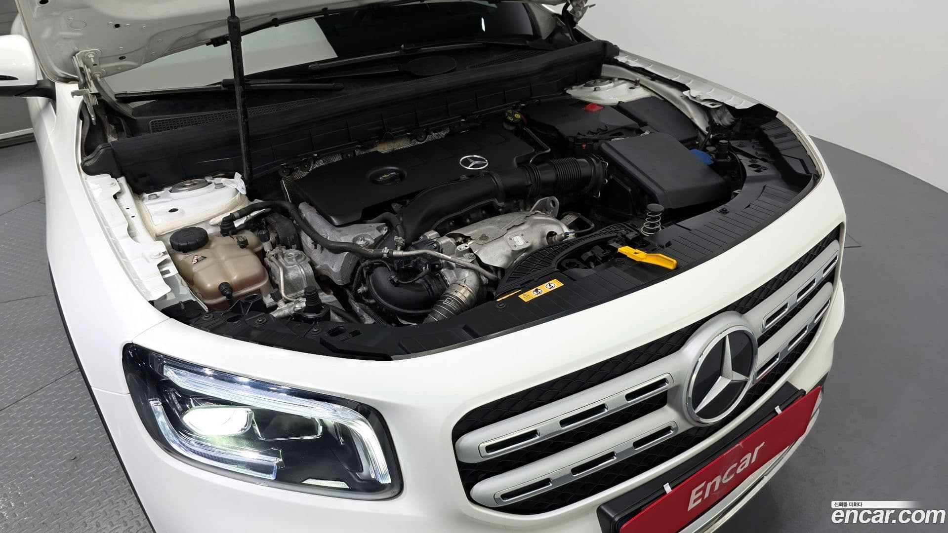 Main__Slider__Photo:GLB-Class Mercedes-Benz 2021.5-5