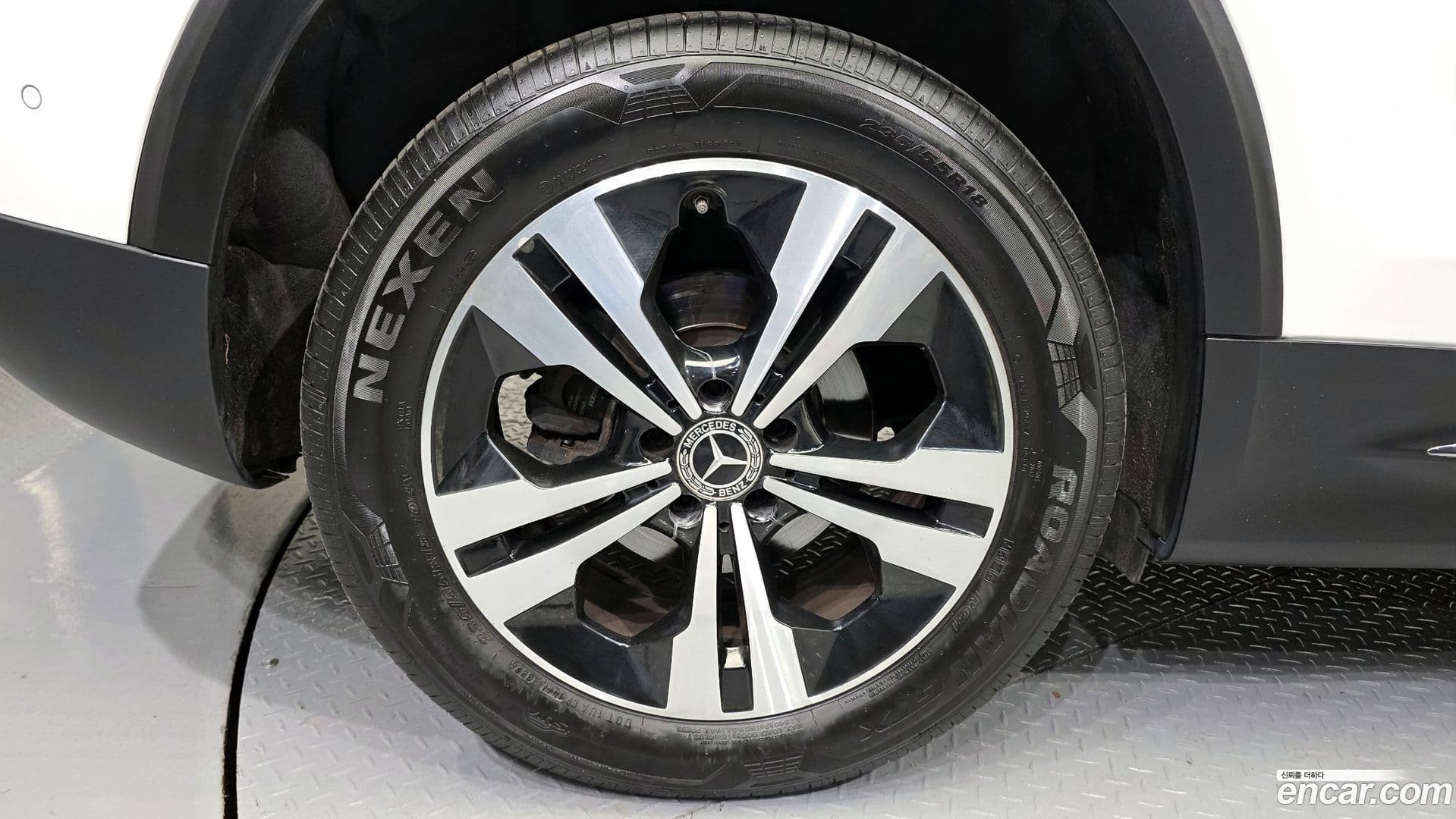 Main__Slider__Photo:GLB-Class Mercedes-Benz 2021.5-28