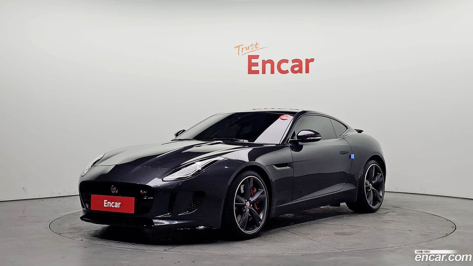 Main__Slider__Photo:F-TYPE Jaguar 2016.1-0