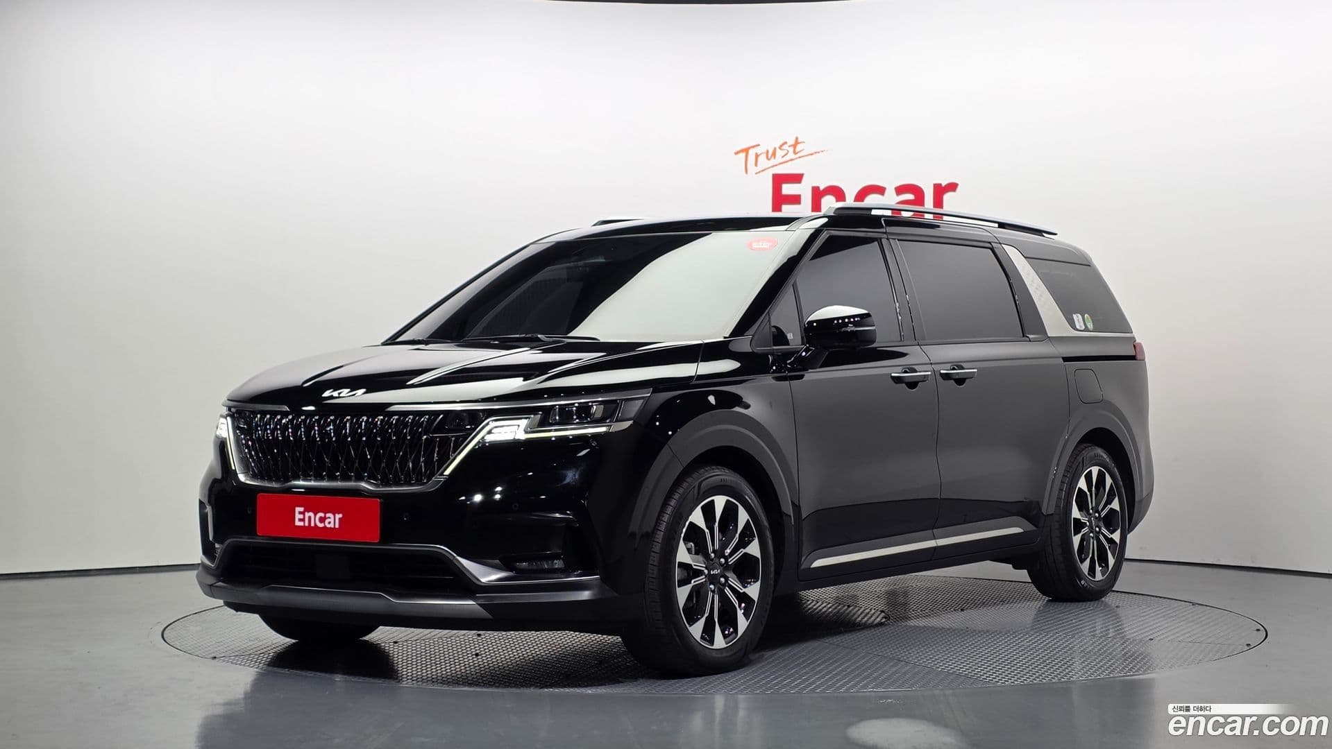 Main__Slider__Photo:Canival Kia 2022.4-0