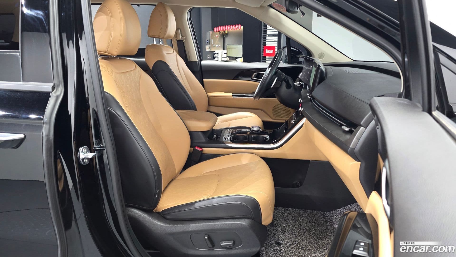 Main__Slider__Photo:Canival Kia 2022.4-10