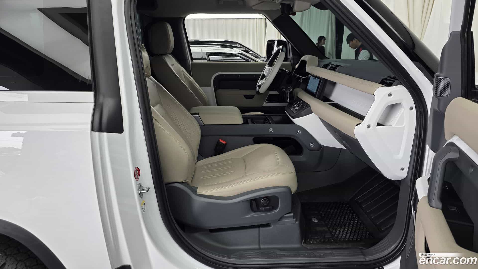 Defender Land Rover 2021.10-OPTION-015