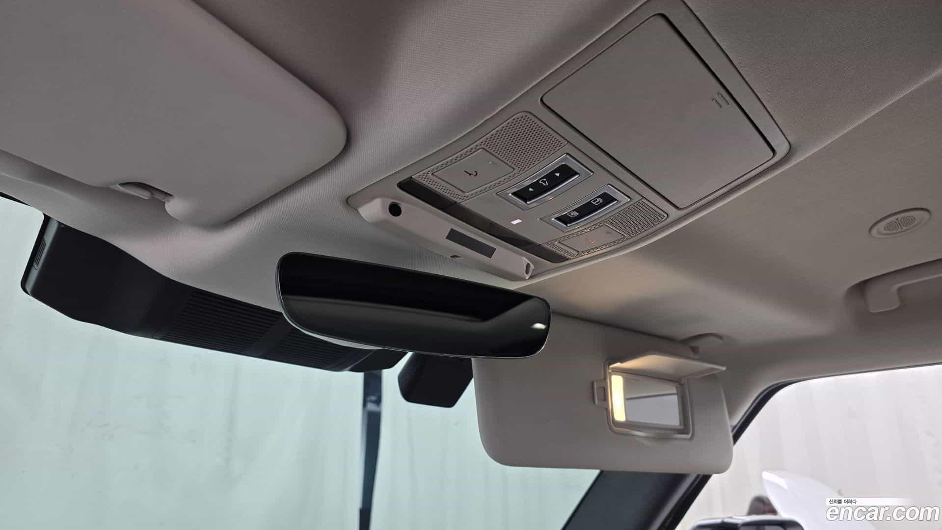 Defender Land Rover 2021.10-OPTION-022