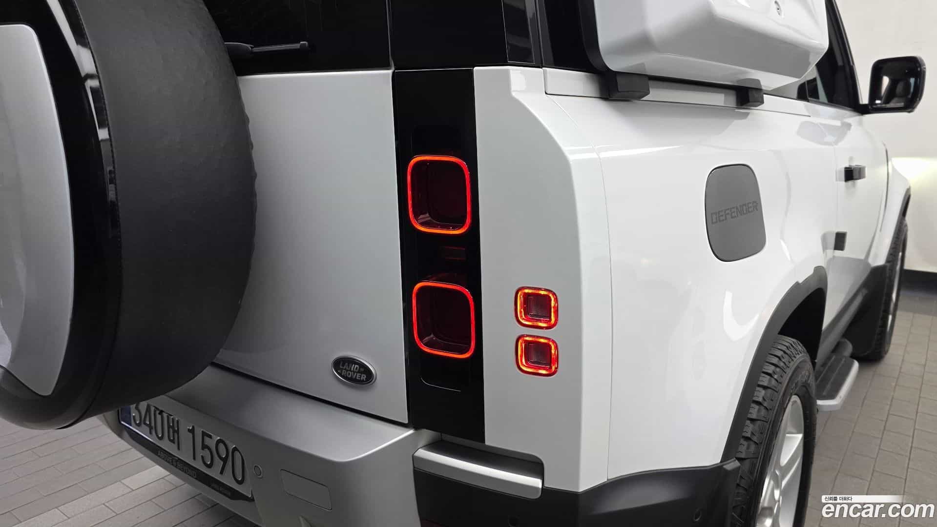 Defender Land Rover 2021.10-OUTER-033