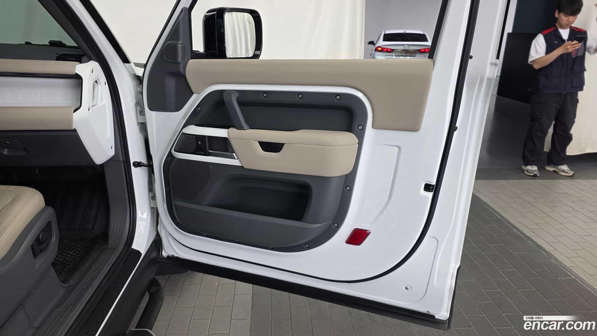 Defender Land Rover 2021.10-INNER-035