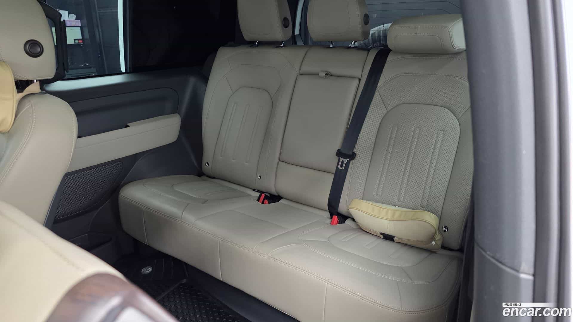 Defender Land Rover 2021.10-INNER-036